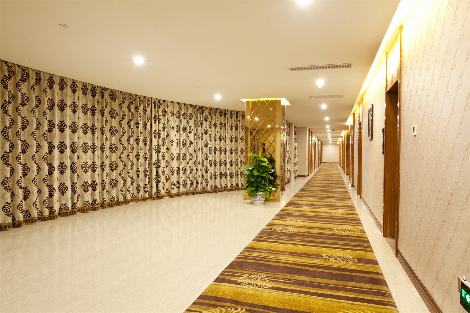 Oubon International Hotel Guangzhou Exterior photo